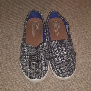 Never worn TOMS